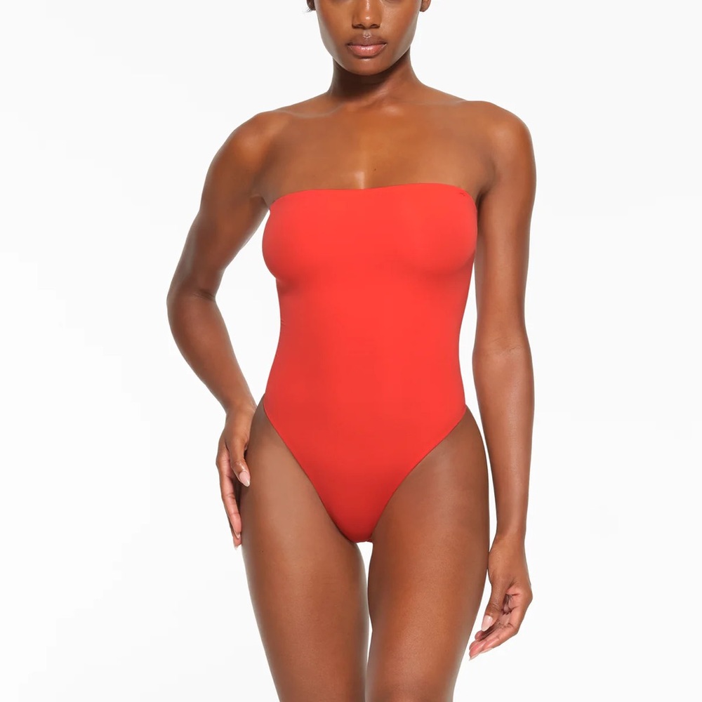 SKIMS Fits Everybody Strapless Bodysuit - Poppy (S) NWT